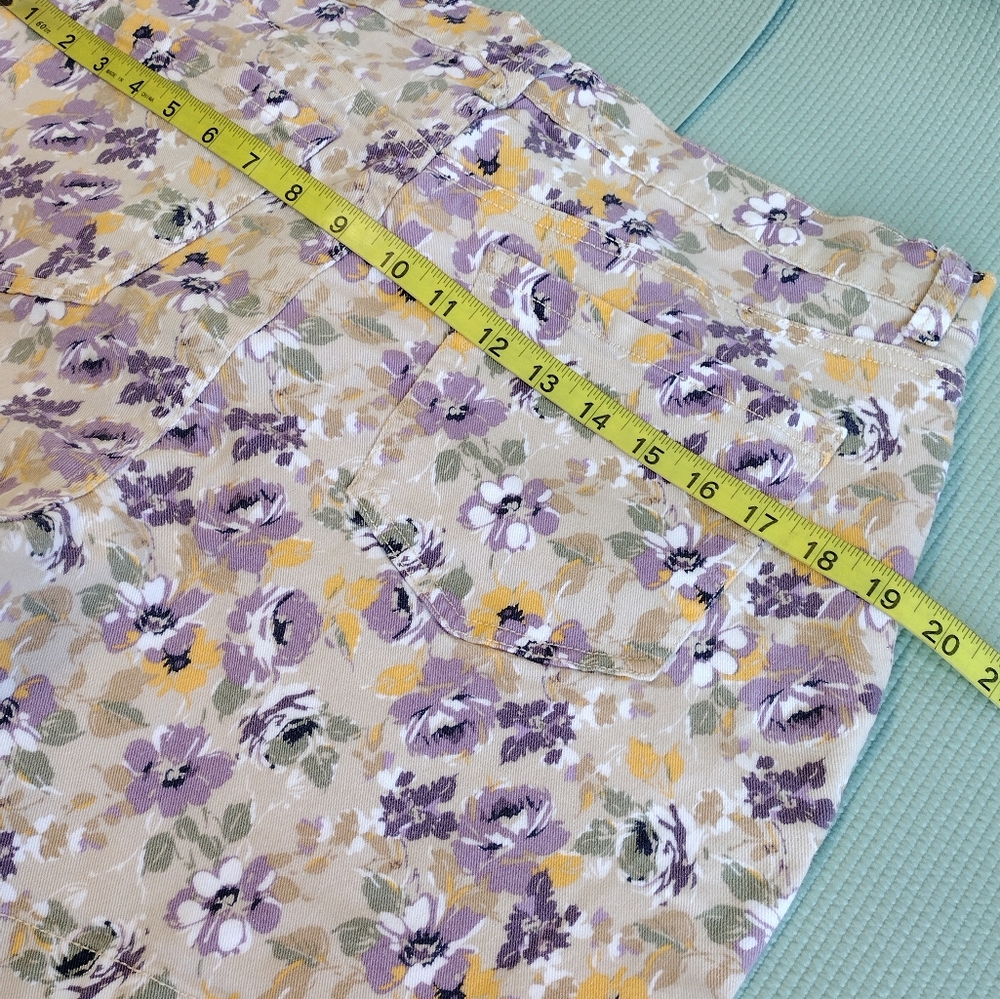 Gloria Vanderbilt Denim Floral Stretch High Waist Shorts Size 14 - Picture 8 of 8